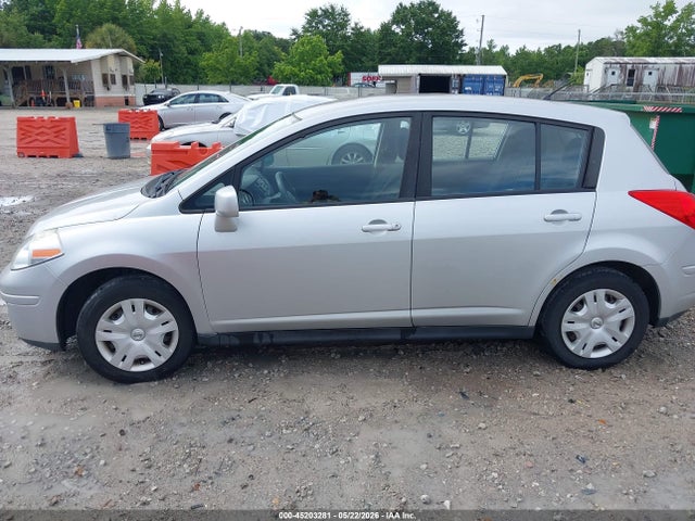 Nissan Versa 1.8s
