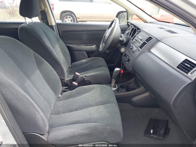 Nissan Versa 1.8s