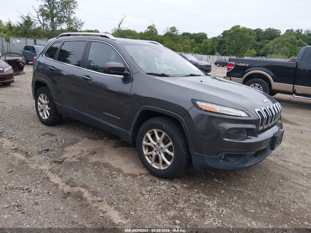 Salvage Jeep Cherokee Image