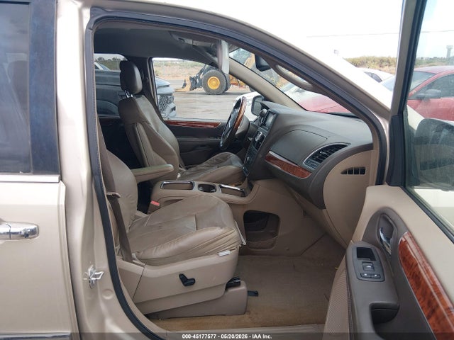 Chrysler Town & Country Limited