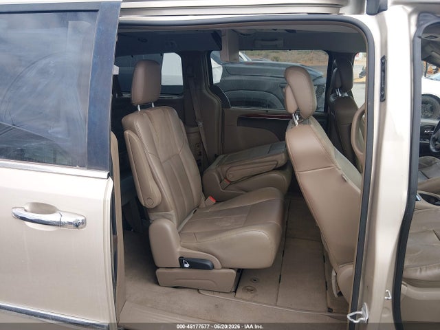 Chrysler Town & Country Limited