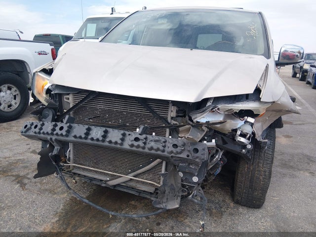 Chrysler Town & Country Limited