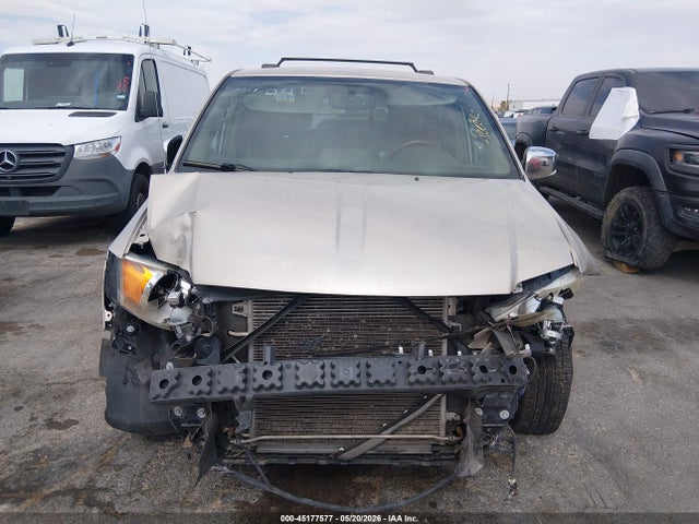 Chrysler Town & Country Limited