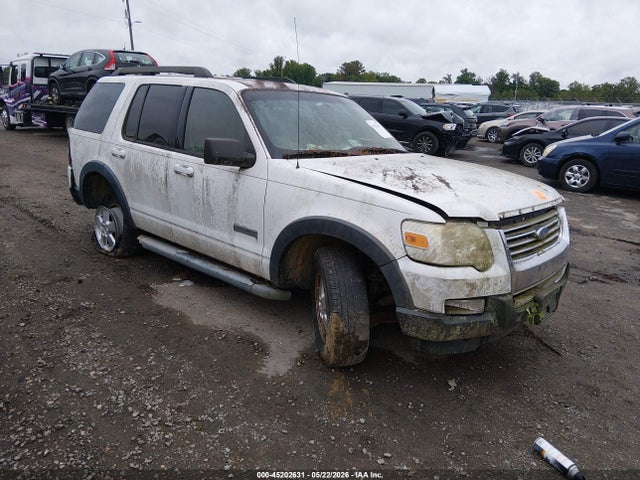 Salvage Ford Explorer Image