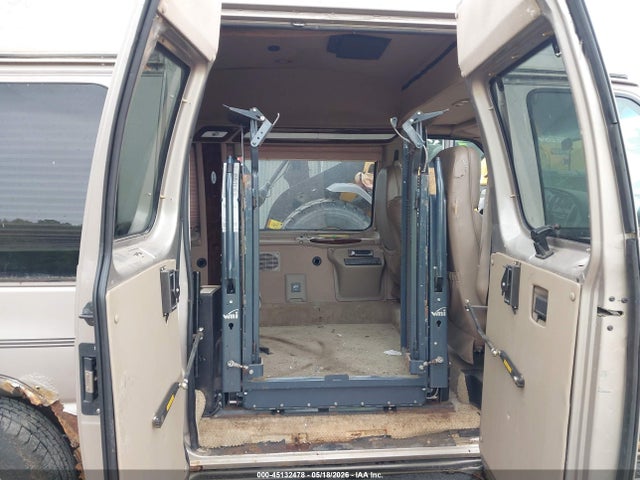 Ford E-150 Recreational
