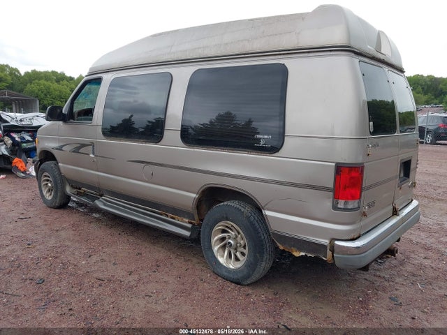 Ford E-150 Recreational