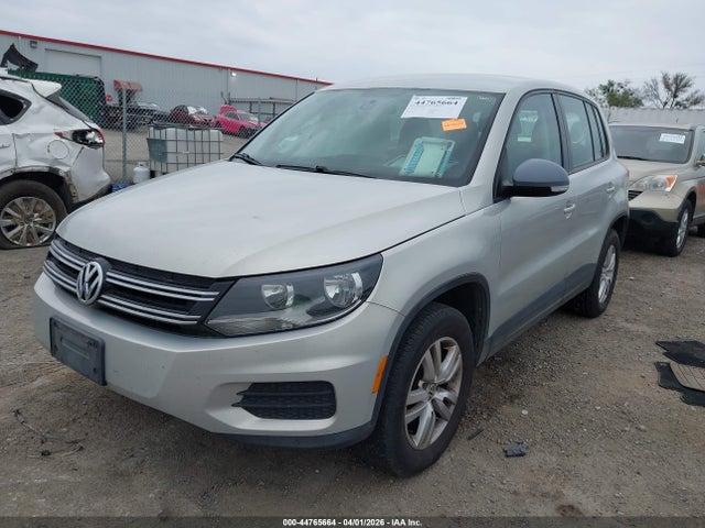 Volkswagen Tiguan S