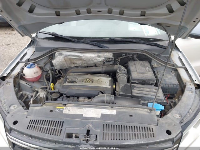 Volkswagen Tiguan S