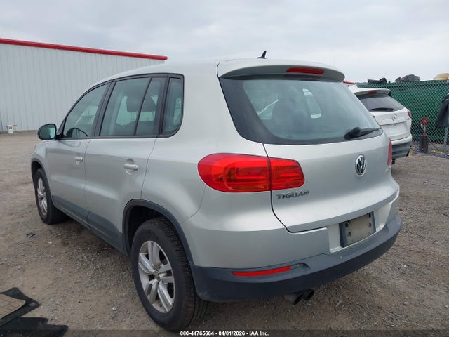 Volkswagen Tiguan S