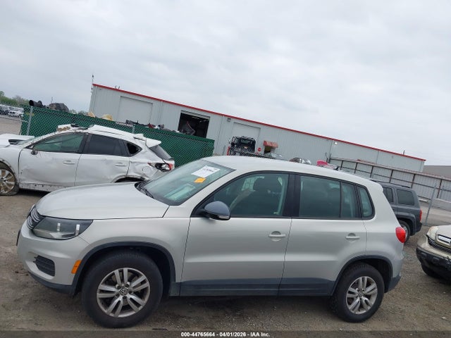 Volkswagen Tiguan S