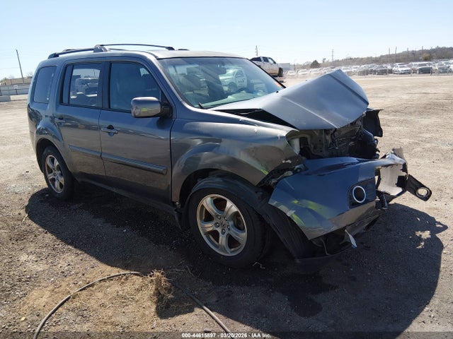 Salvage Honda Pilot Image