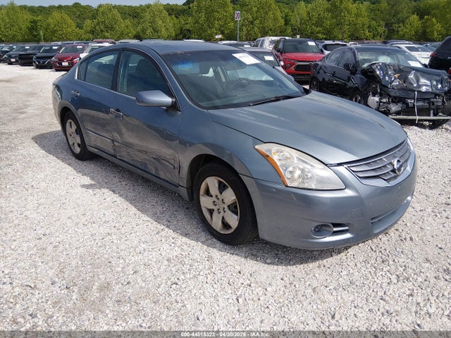 Salvage Nissan Altima Image