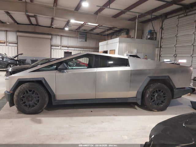 Tesla Cybertruck All-wheel Drive
