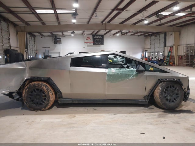 Tesla Cybertruck All-wheel Drive