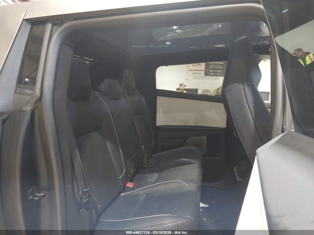 Tesla Cybertruck All-wheel Drive