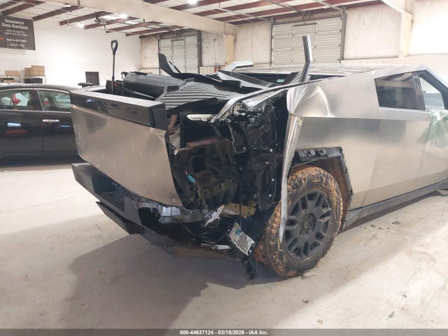 Tesla Cybertruck All-wheel Drive