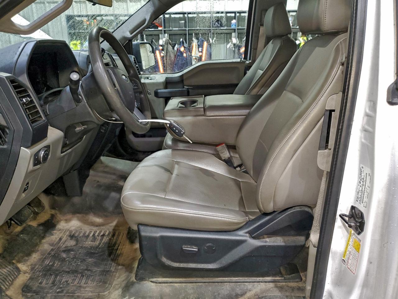 Ford F-150 Super Cab