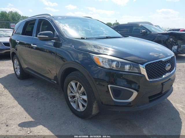 Salvage Kia Sorento Image