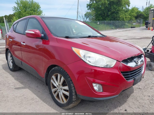Salvage Hyundai TUCSON Image