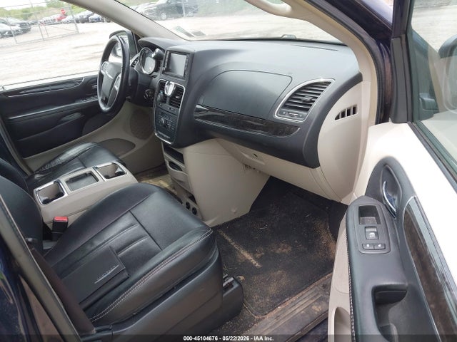 Chrysler Town & Country Touring