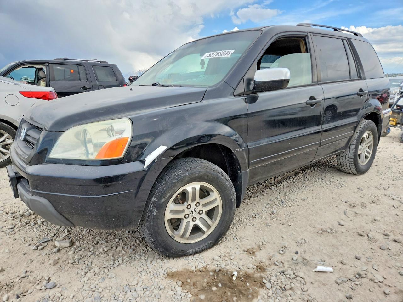 Salvage Honda Pilot Image