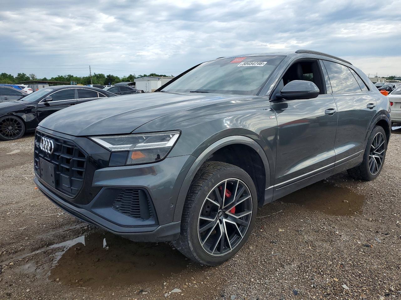Salvage Audi Q8 Image