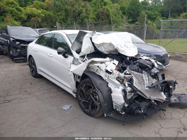 Salvage Kia K5 Image