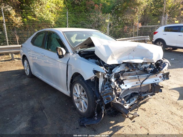 Salvage Toyota Camry Image