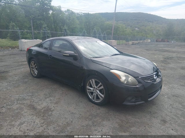 Salvage Nissan Altima Image