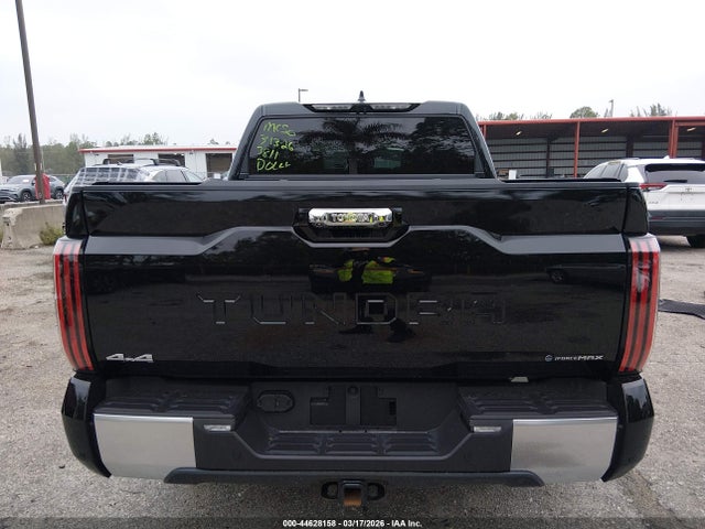 Toyota Tundra Limited Crewmax 6.4' Bed