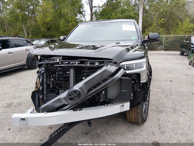 Toyota Tundra Limited Crewmax 6.4' Bed