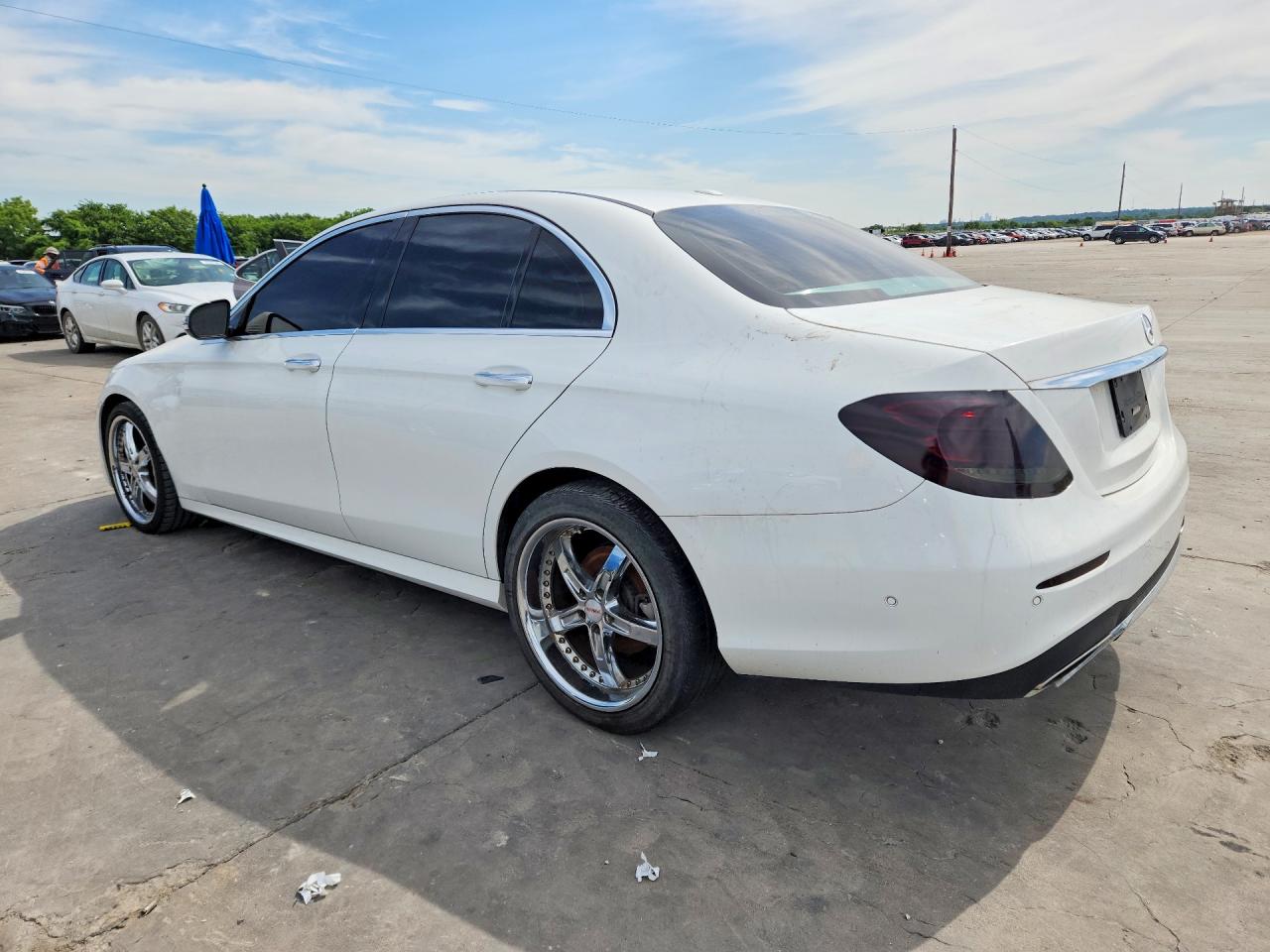 Mercedes-Benz E-Class 300