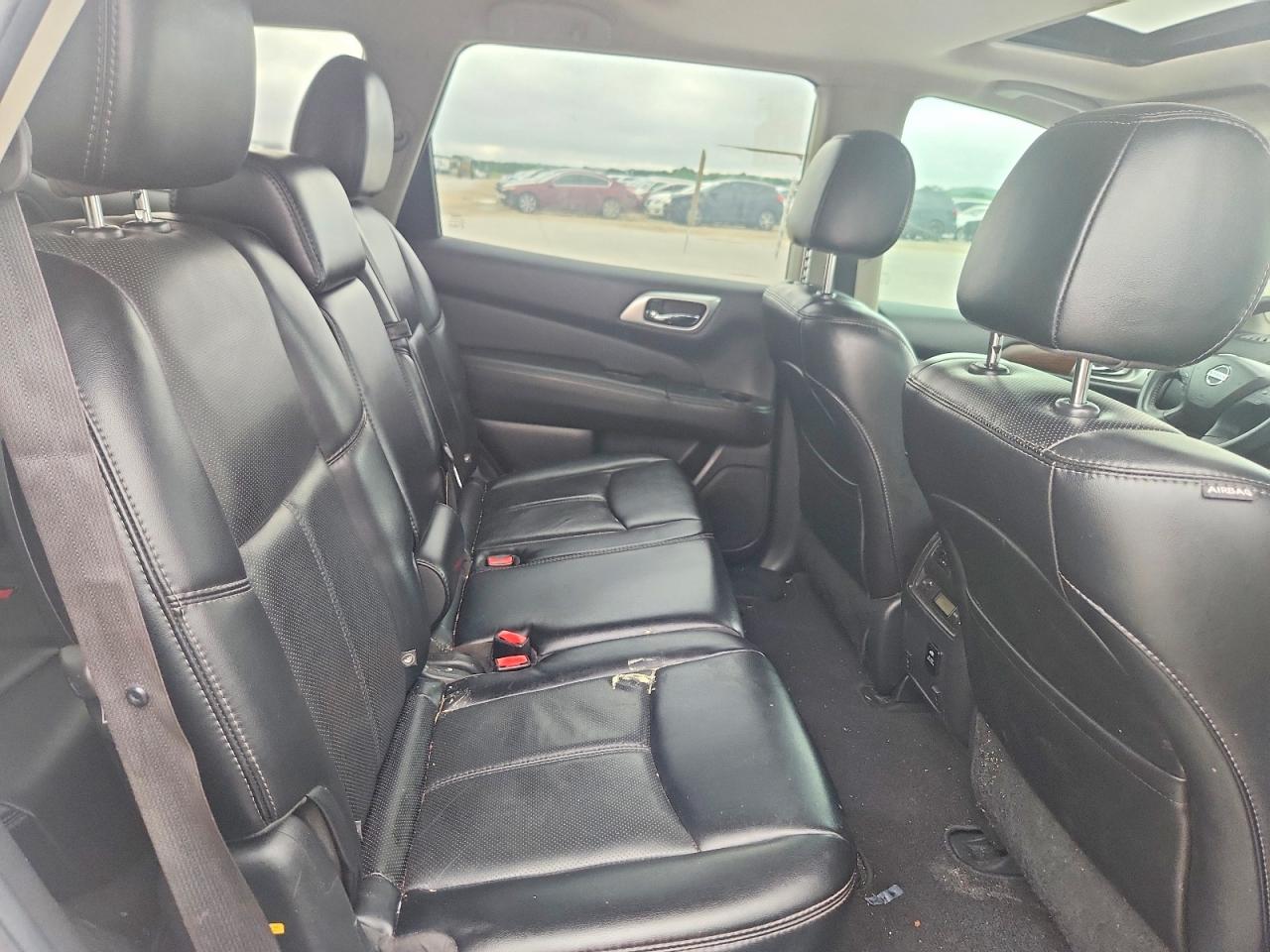 Nissan Pathfinder Platinum