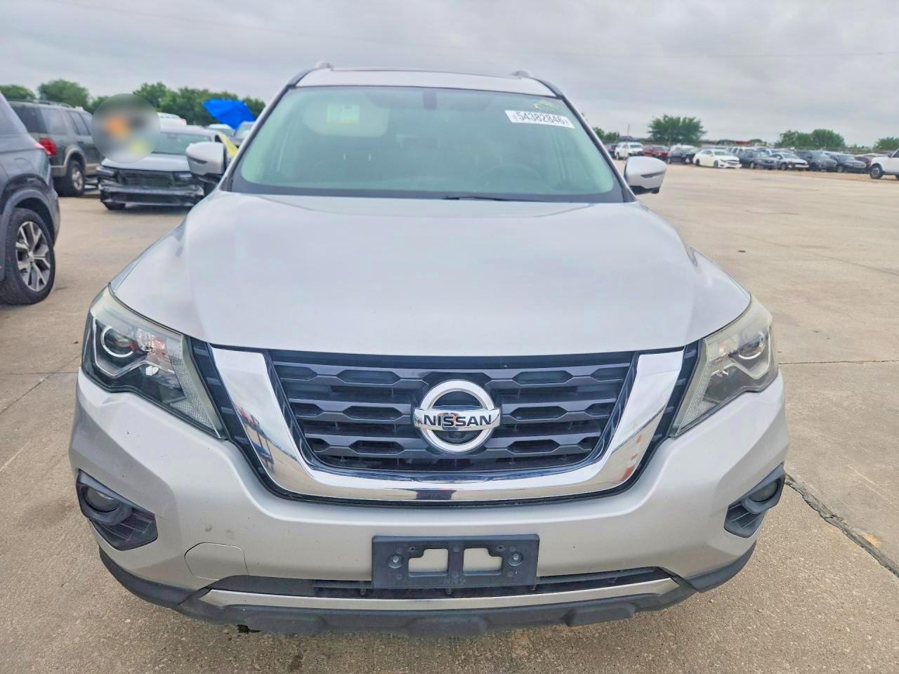 Nissan Pathfinder Platinum