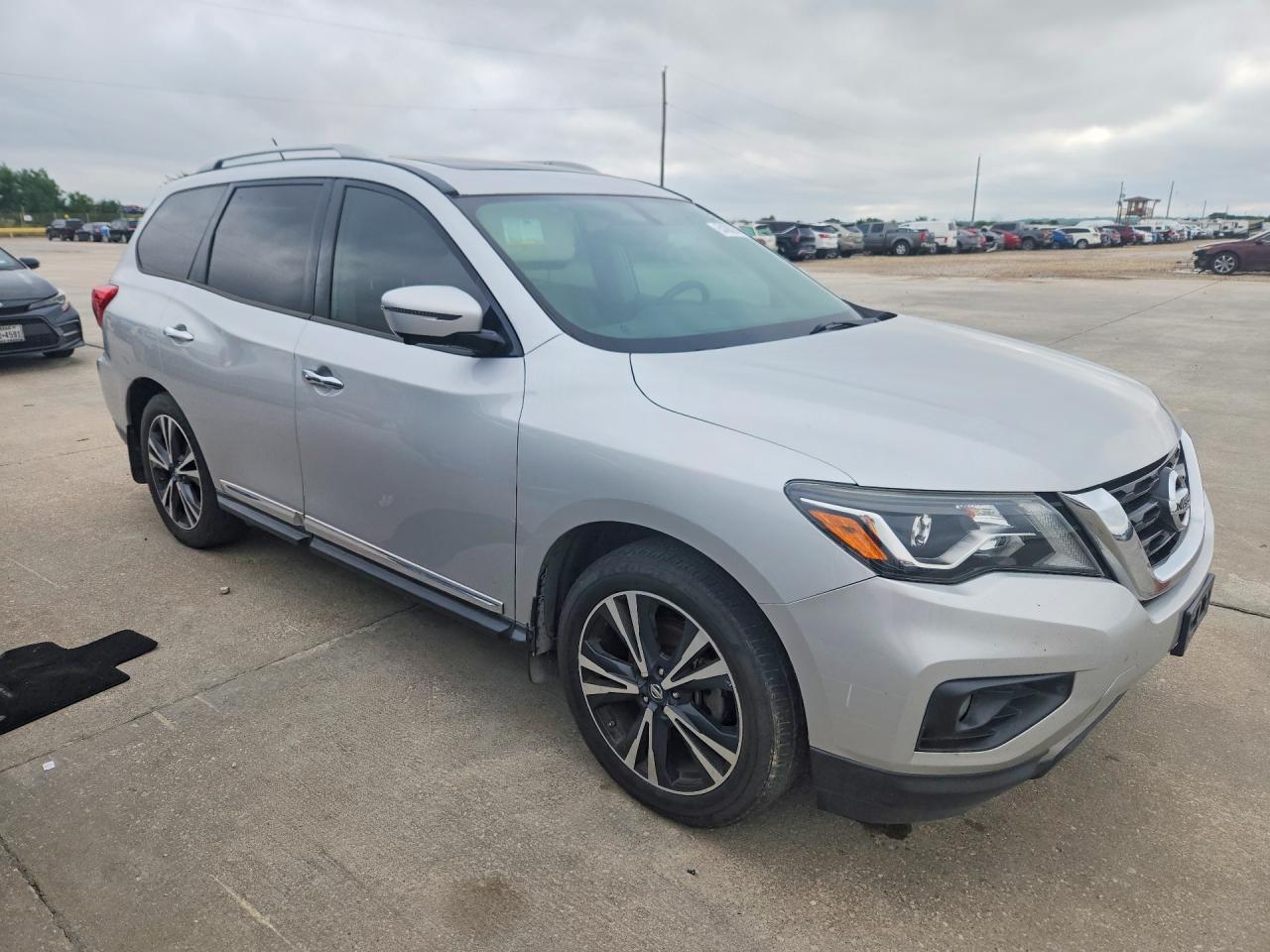 Nissan Pathfinder Platinum