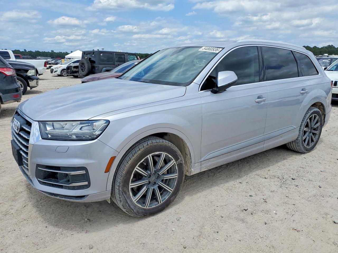 Salvage Audi Q7 Image
