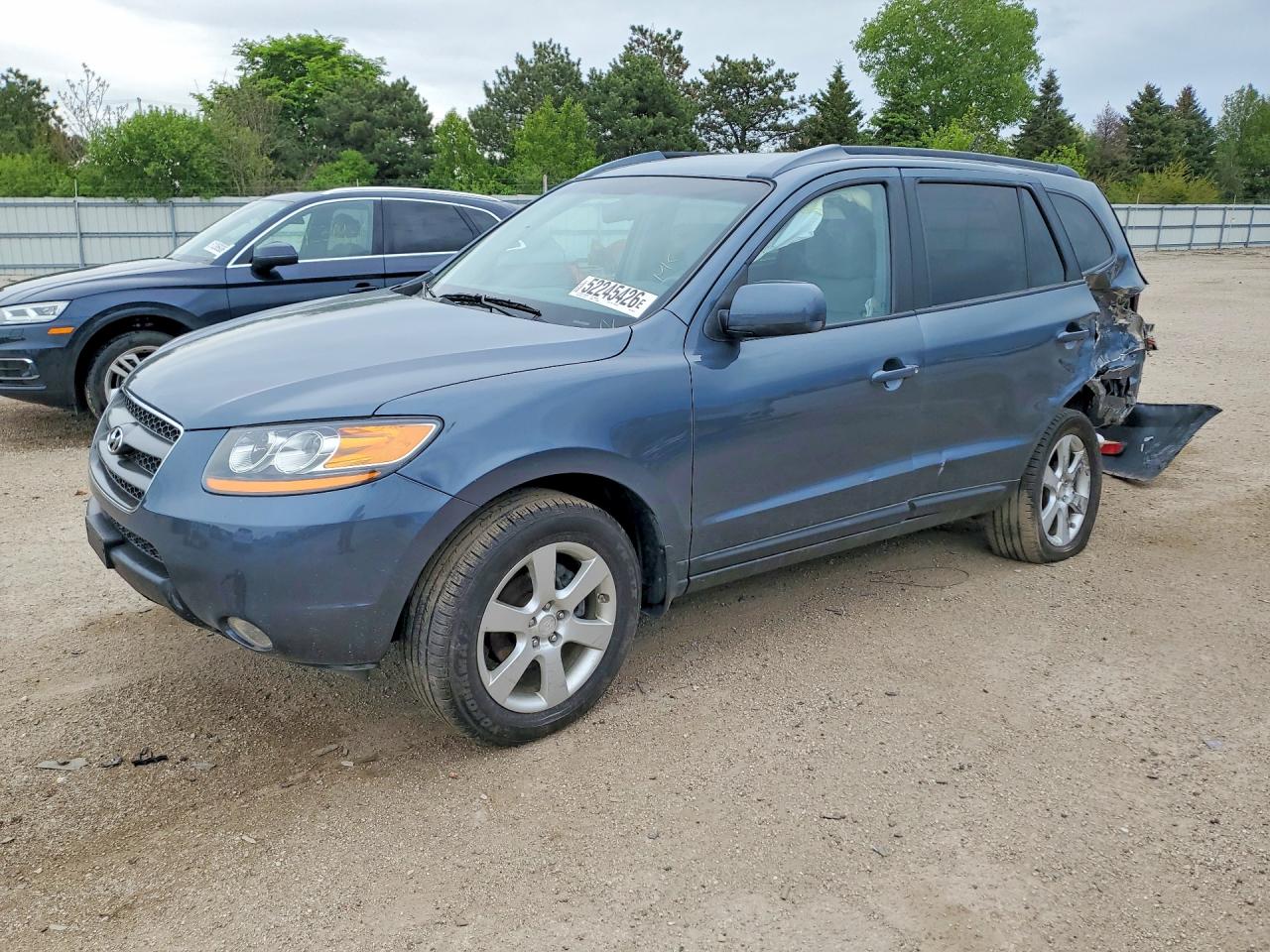 Salvage Hyundai SANTA FE Image