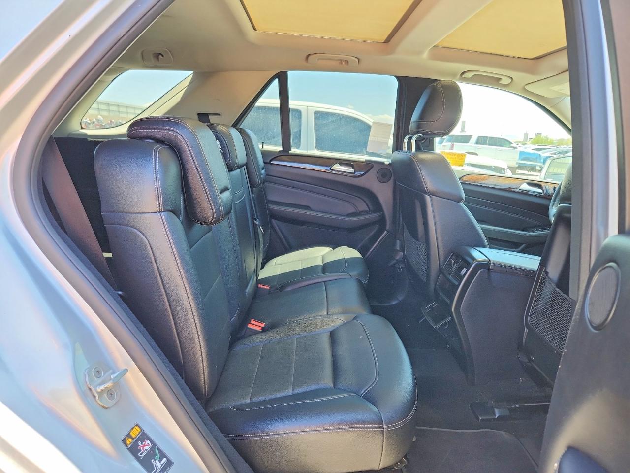Mercedes-Benz M-Class 350 Bluetec