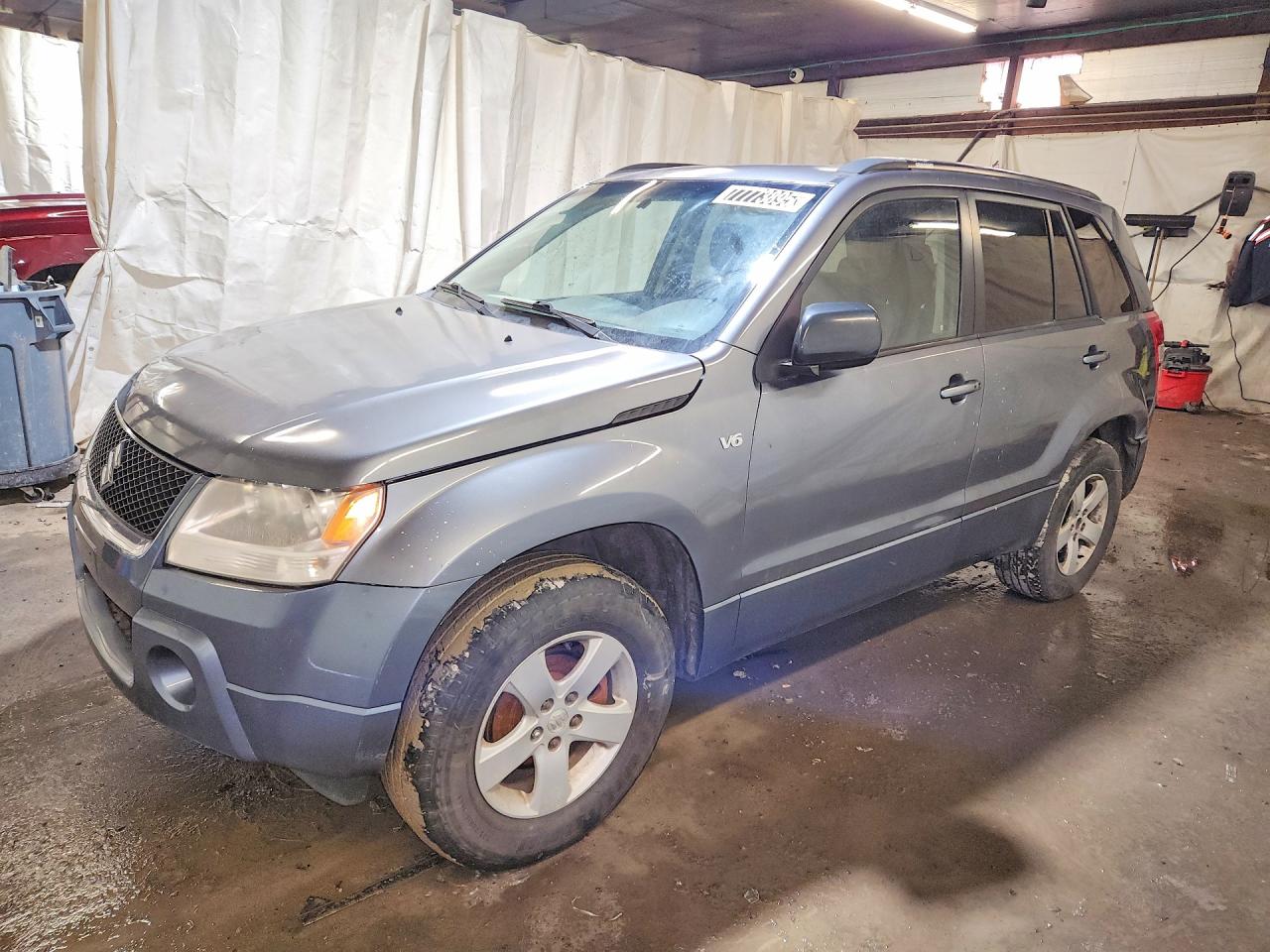Salvage Suzuki Grand Vitara Image