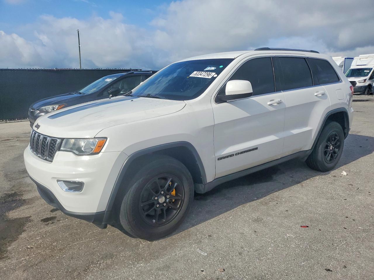Salvage Jeep Grand Cherokee Image