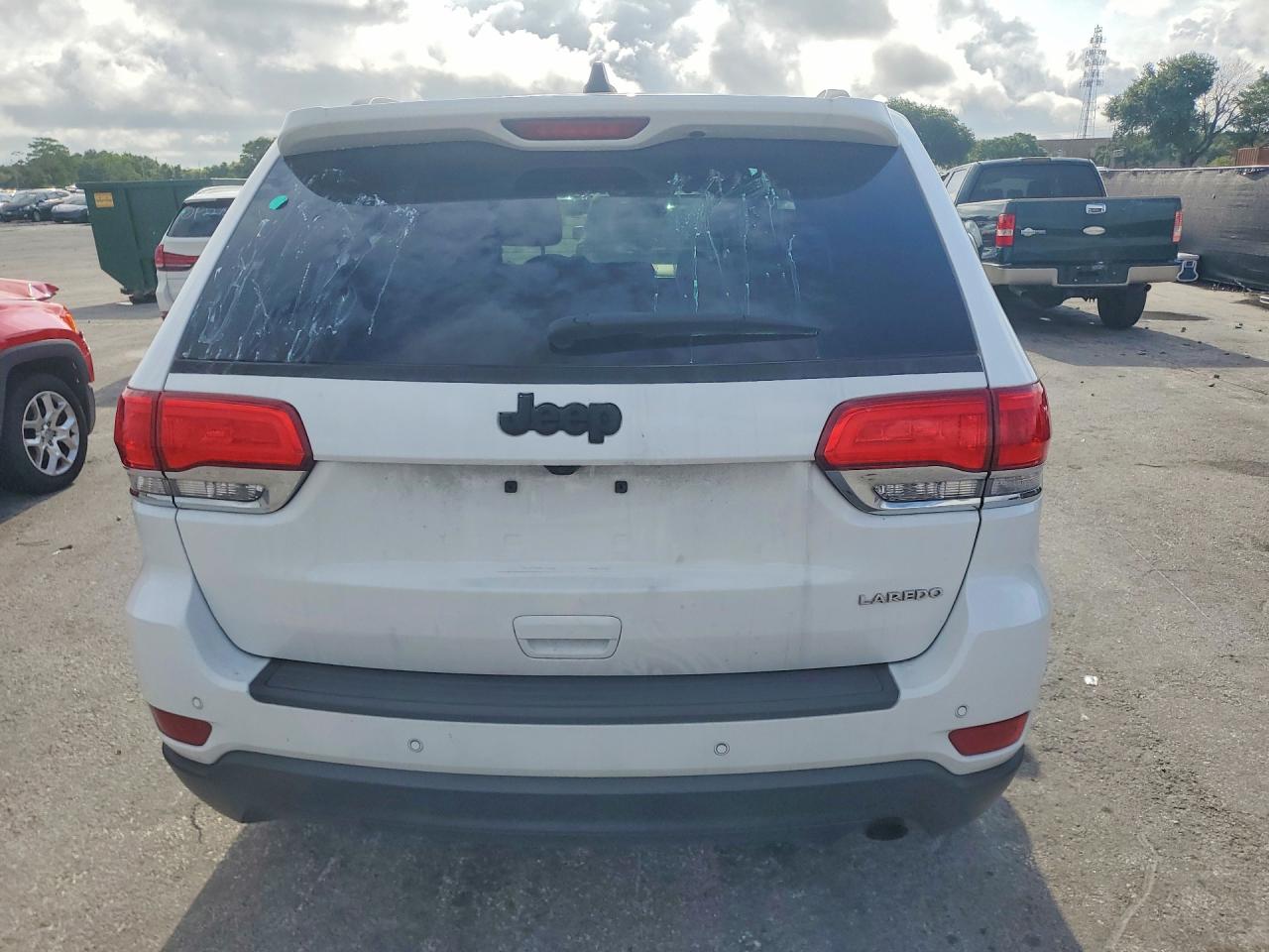 Jeep Grand Cherokee Laredo