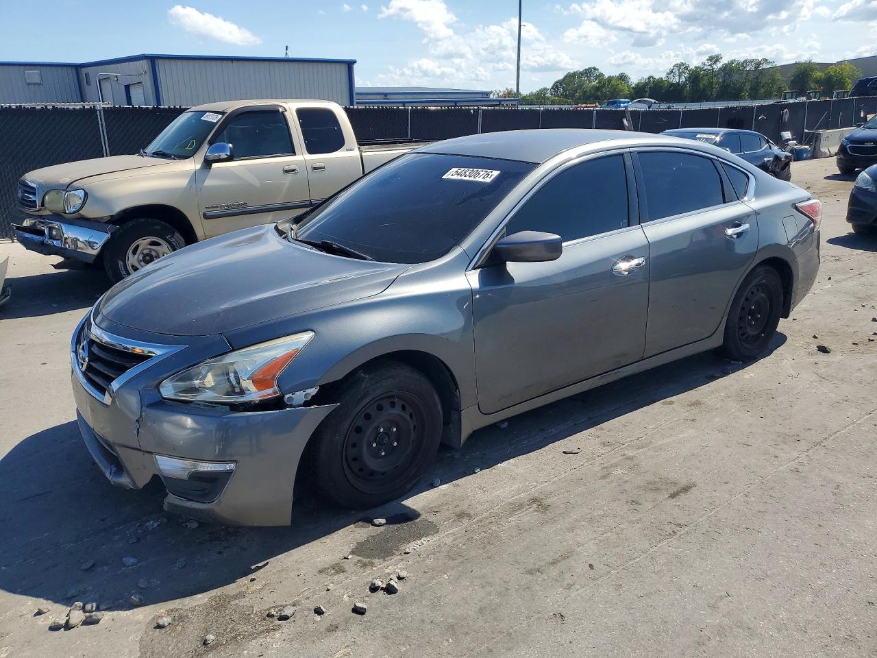 Salvage Nissan Altima Image