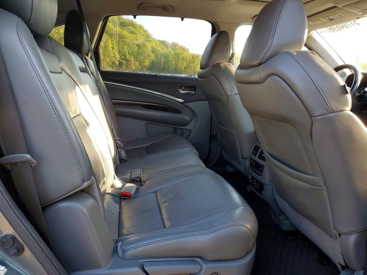 Acura MDX Advance