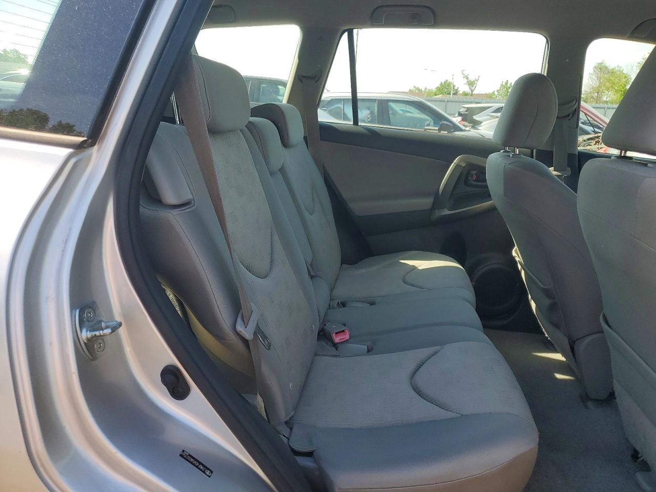 Toyota RAV4 Base