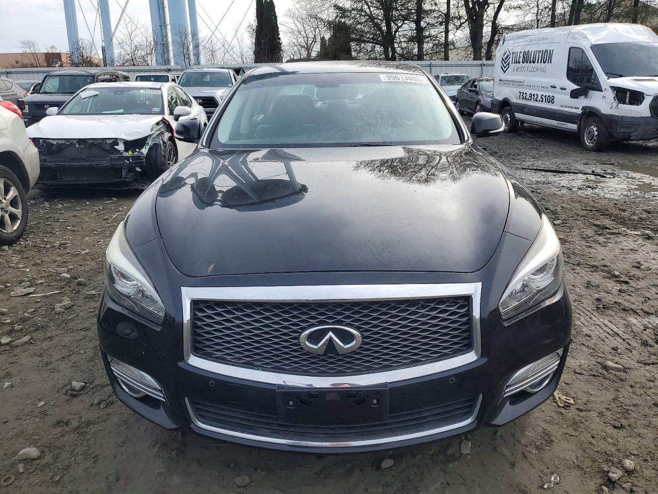 INFINITI Q70 3.7 Luxe