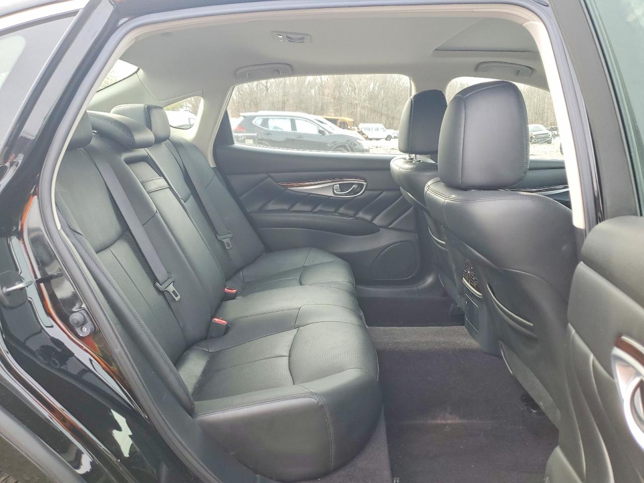 INFINITI Q70 3.7 Luxe