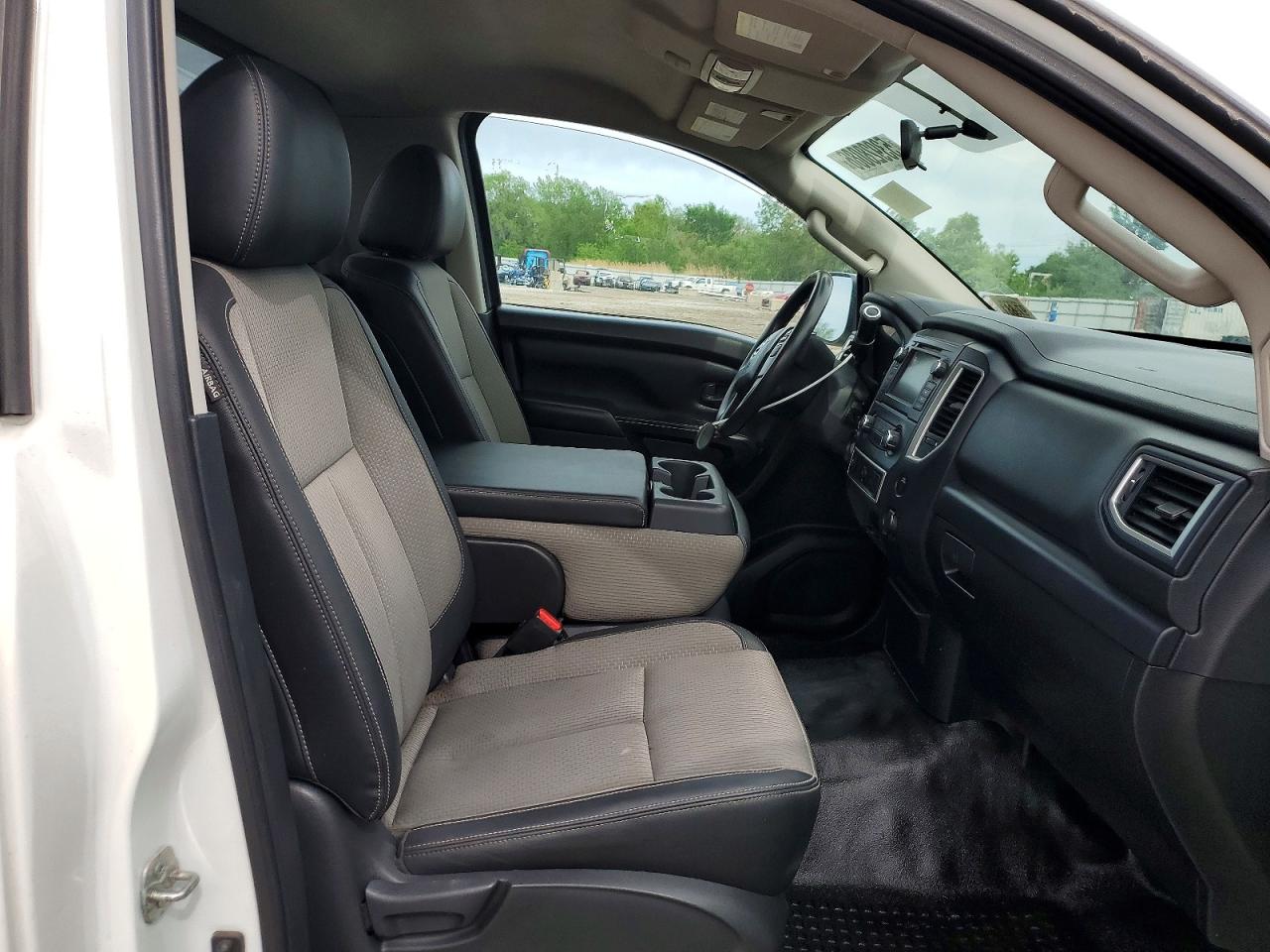 Nissan Titan S