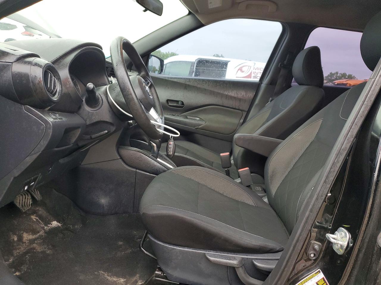 Nissan Kicks S