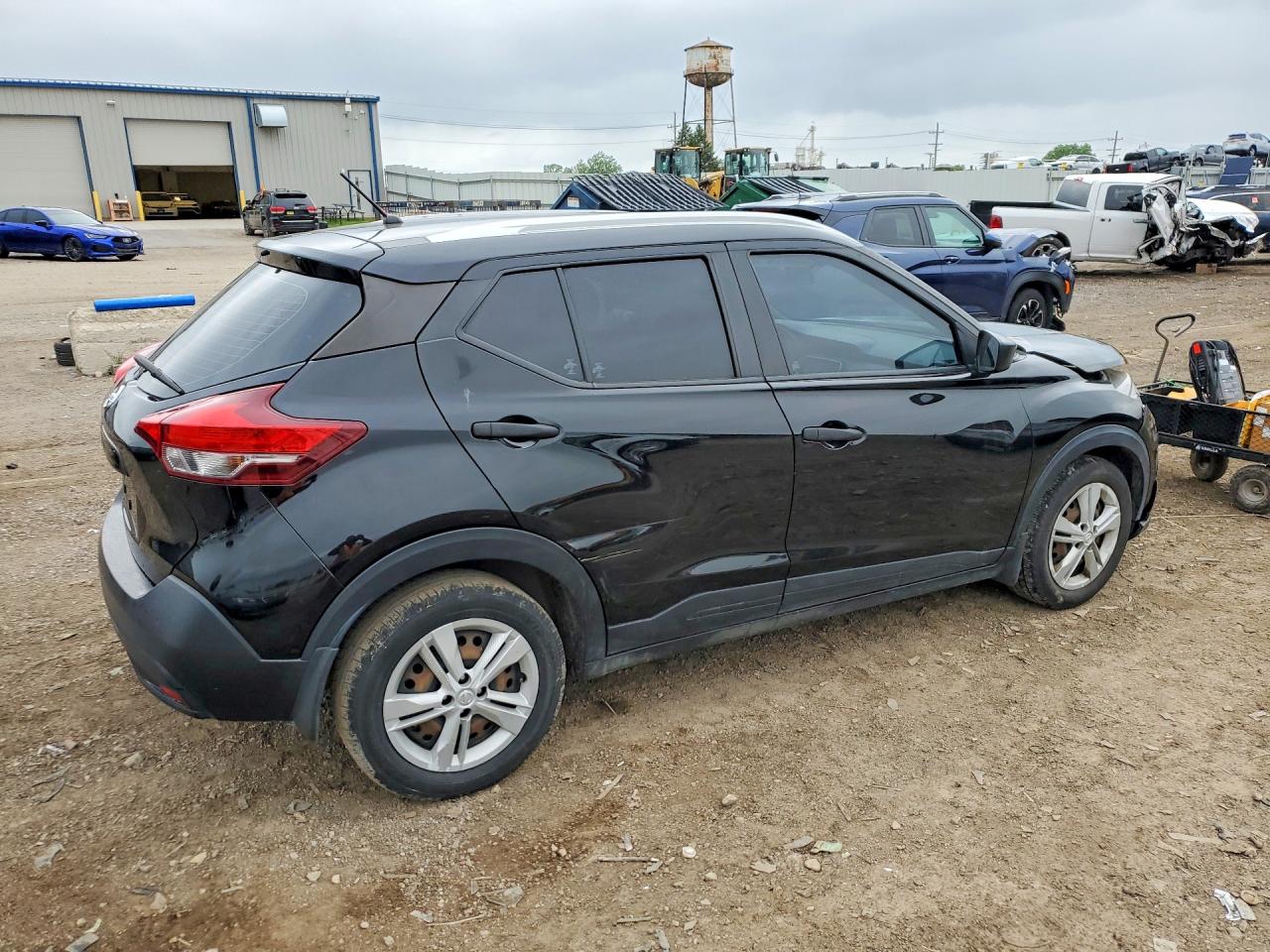 Nissan Kicks S