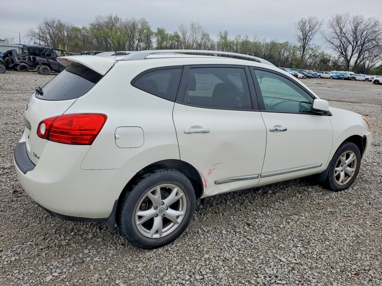 Nissan Rogue S